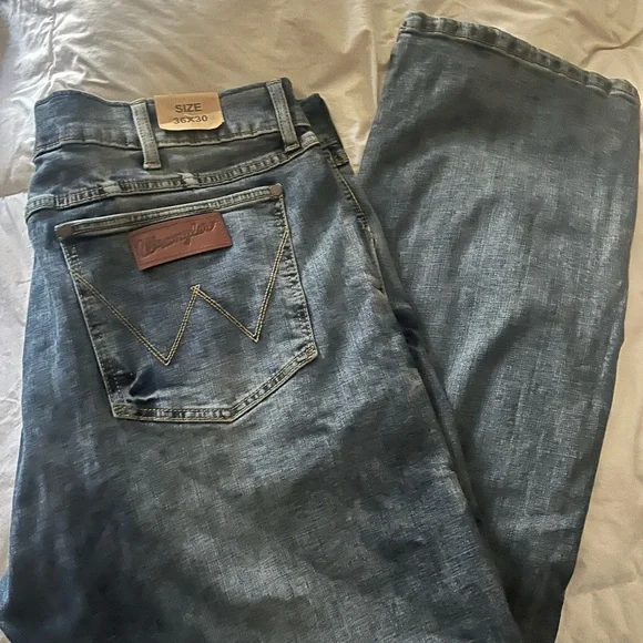 Wrangler Men's Boot Cut Denim Jeans - Picture 1 of 3